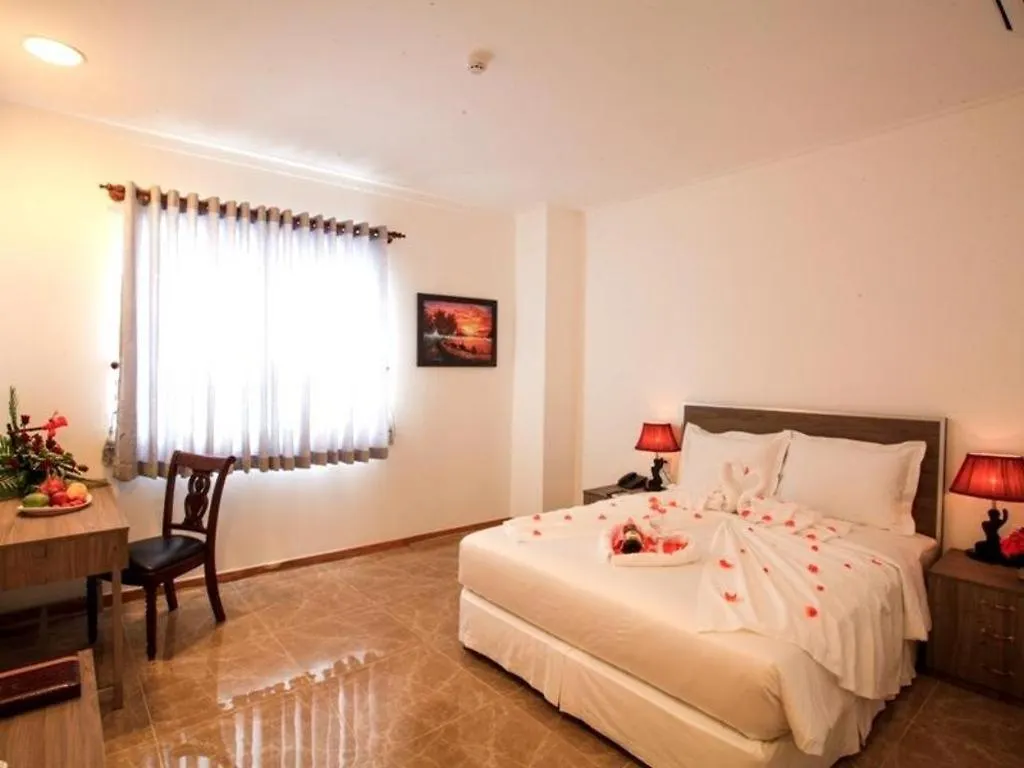 Den Long Do Hotel Nha Trang 3*,  Vietnam