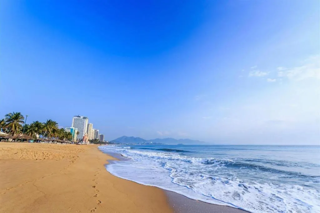Den Long Do Hotel Nha Trang