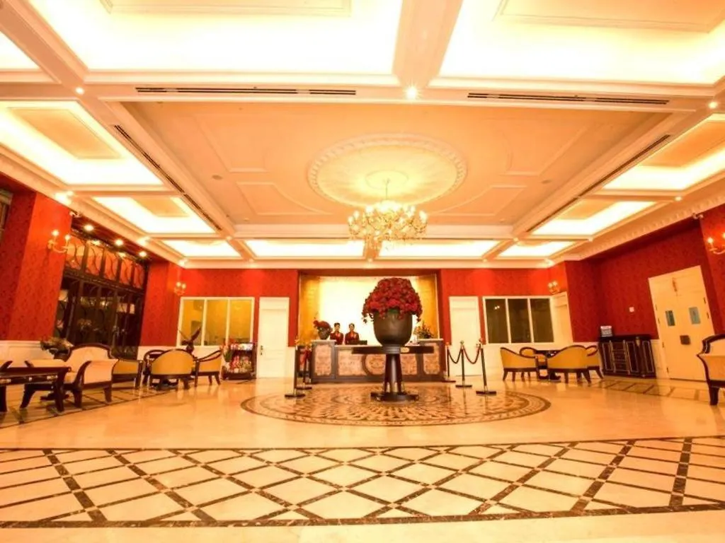 Den Long Do Hotel Нячанг