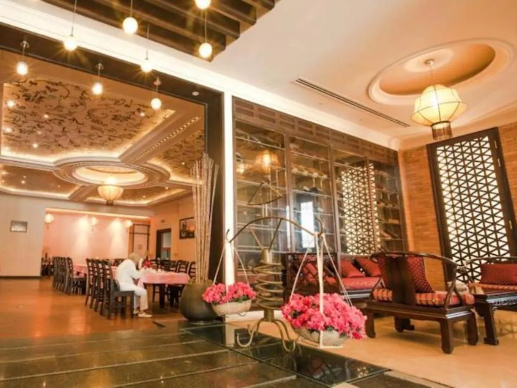 Den Long Do Hotel Нячанг